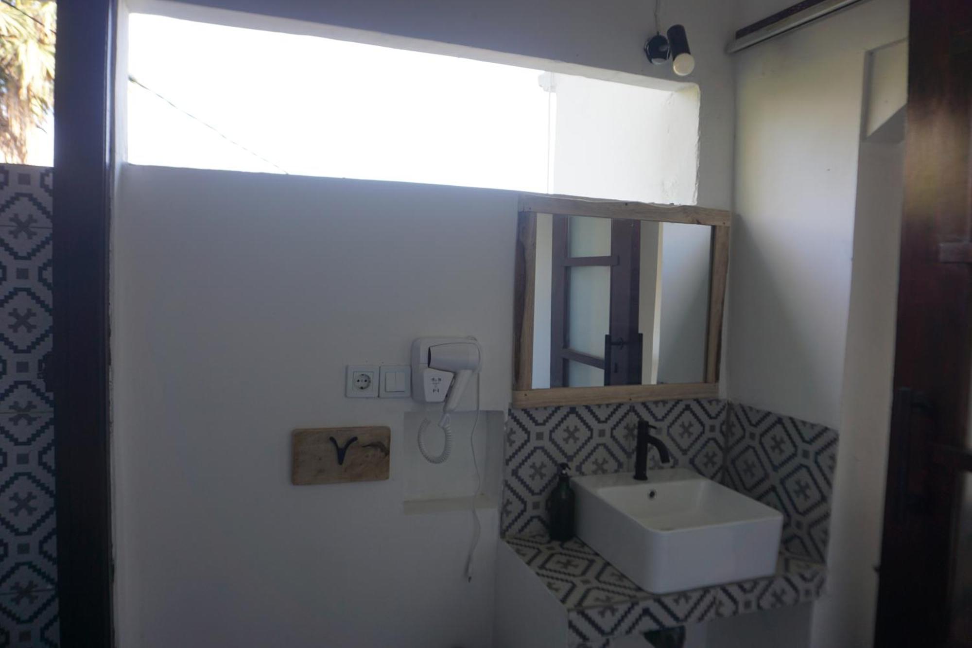 Black Sand Hostel Amed מראה חיצוני תמונה